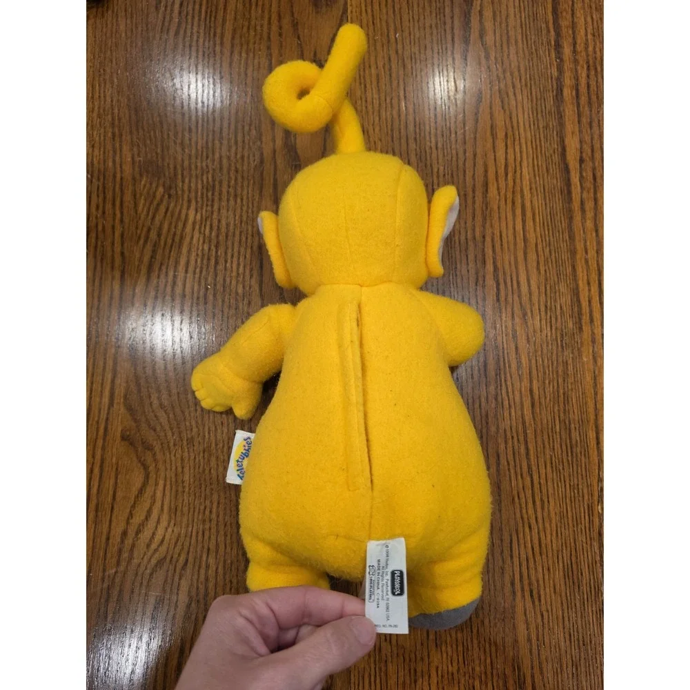 1998 Hasbro Playskool Teletubbies Laa-Laa Talking Yellow Plush Doll Works Great